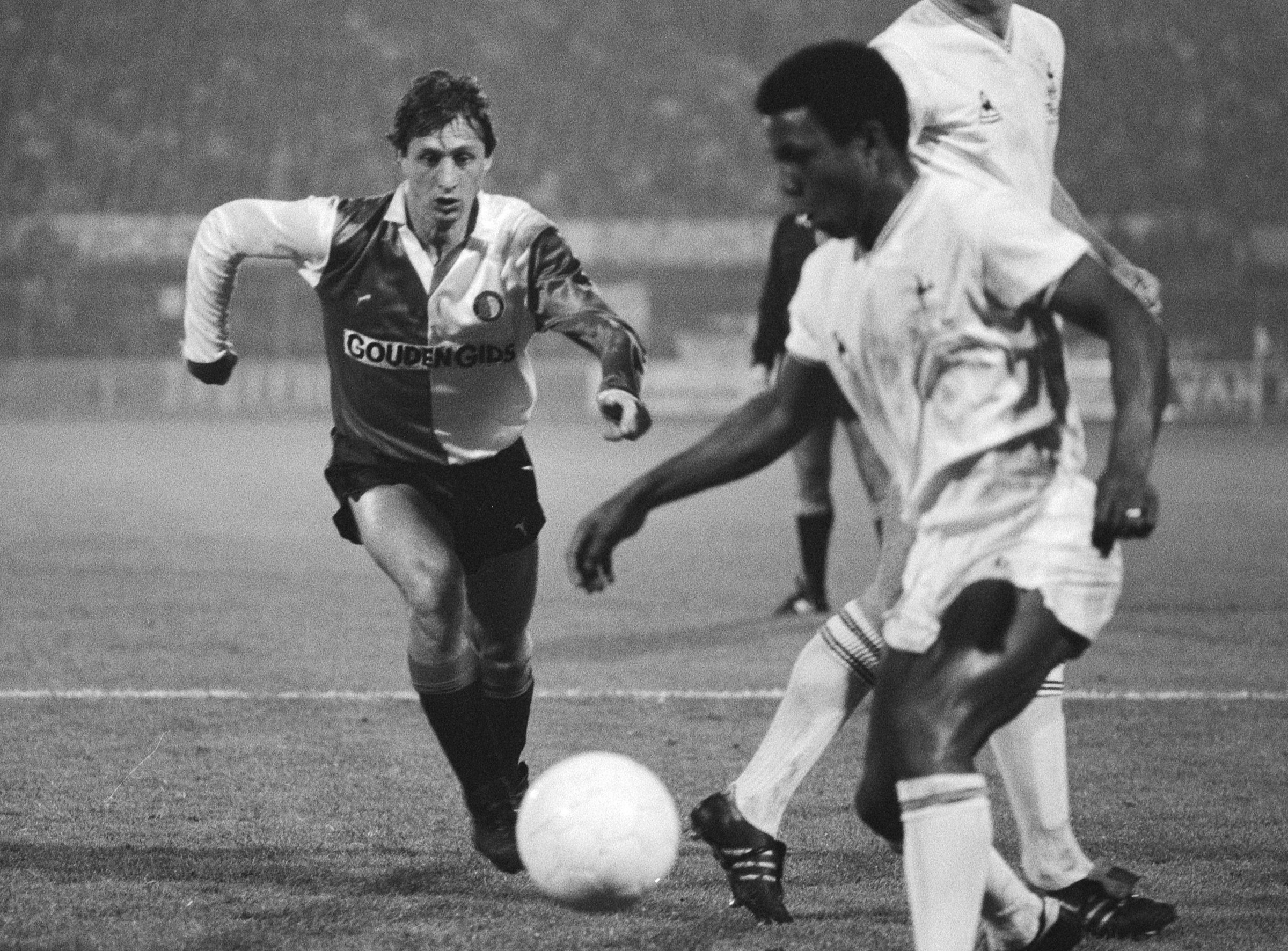 Johan Cruyff playing with Feyenoord against Tottenham Hotspur, 2 Nov. 1983