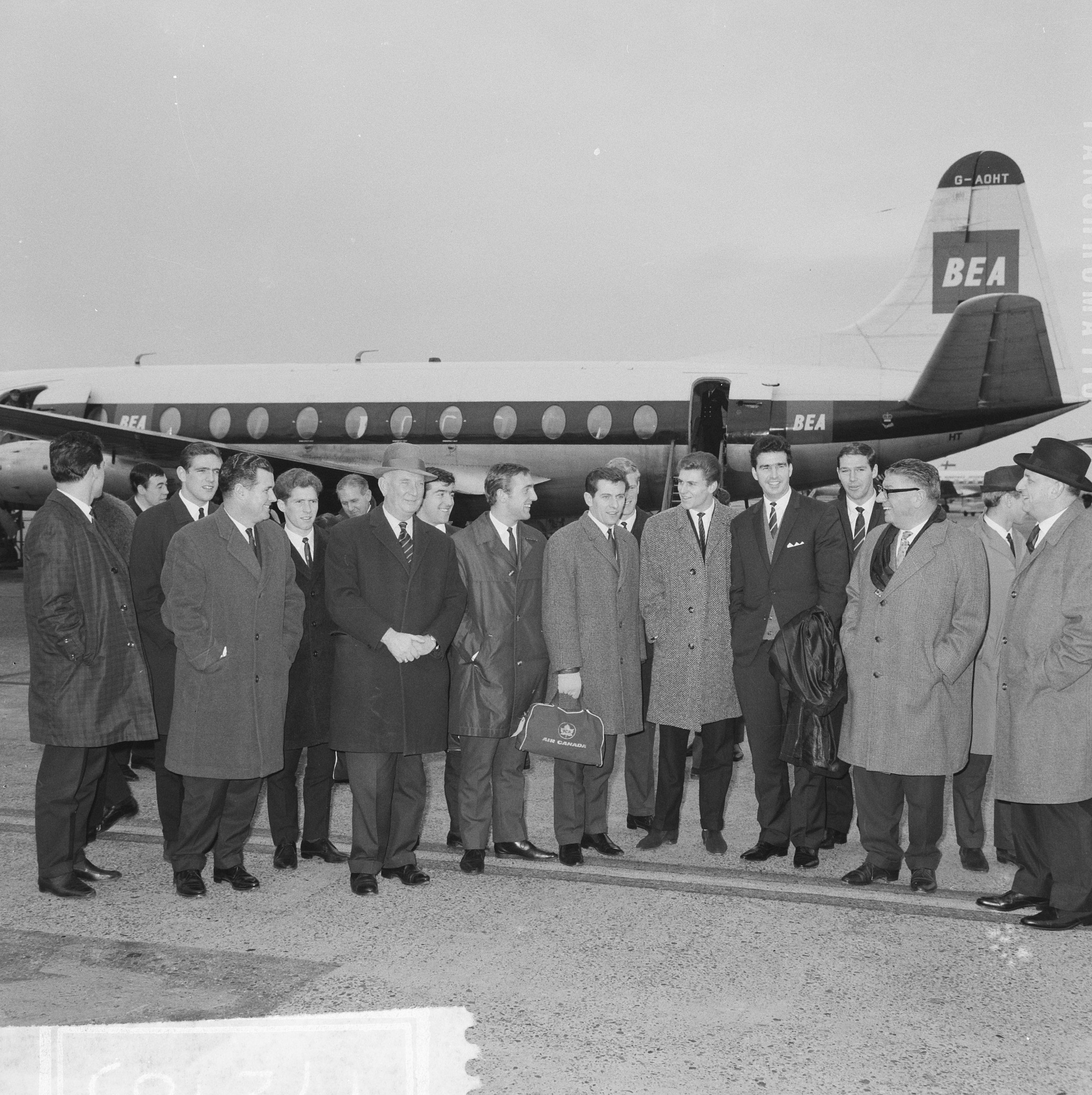 Gordon Banks with England team-mates at an airport