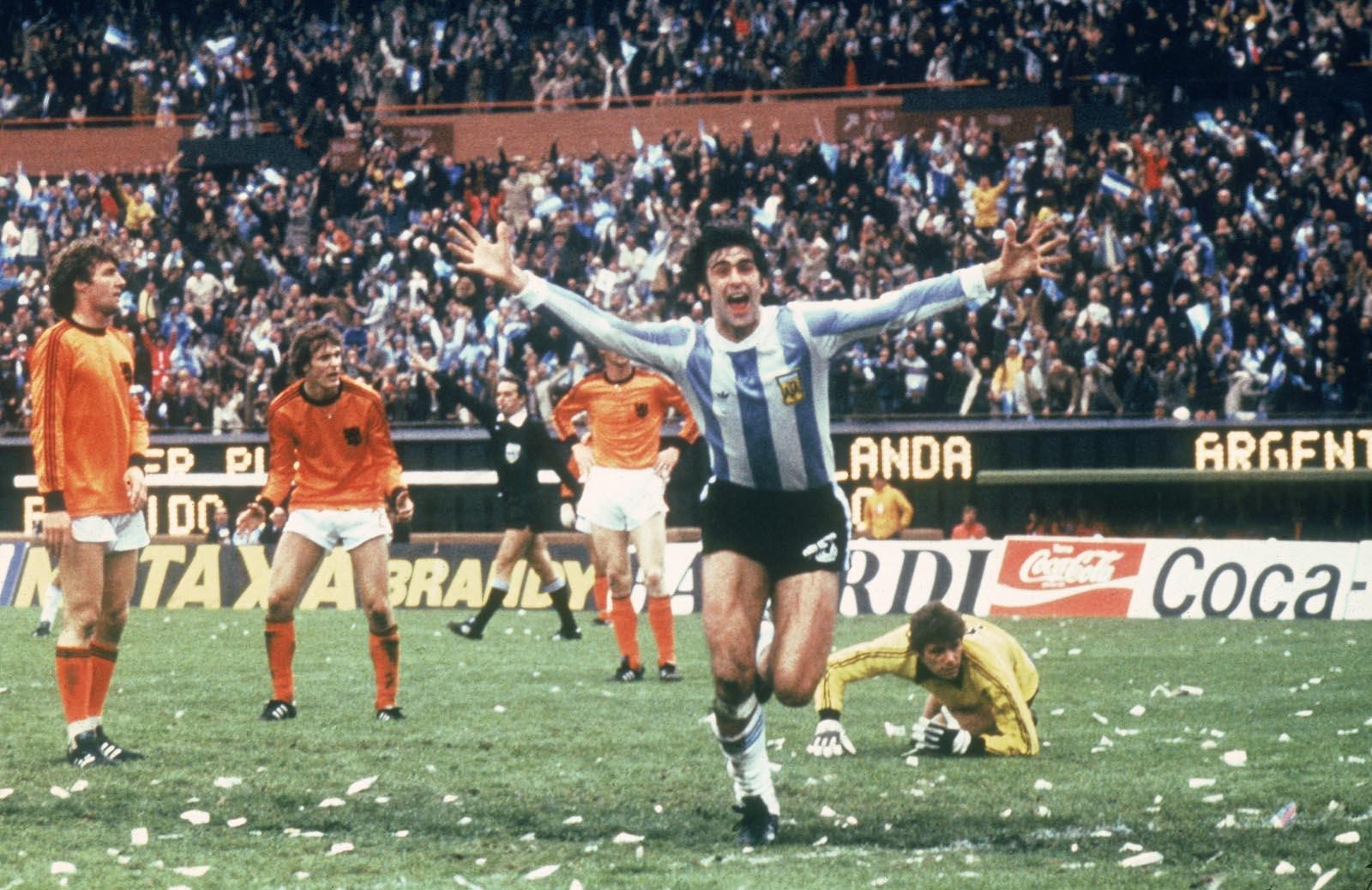 Kempes festejando uno de los goles en la final de la Copa Mundial 1978.