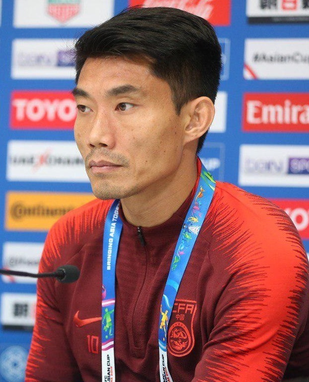 Zheng Zhi speaking at the China v Iran pre-match conference at the 2019 Asian Cup.