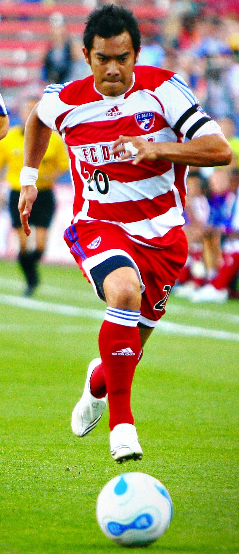 Carlos Ruiz playing for FC Dallas.