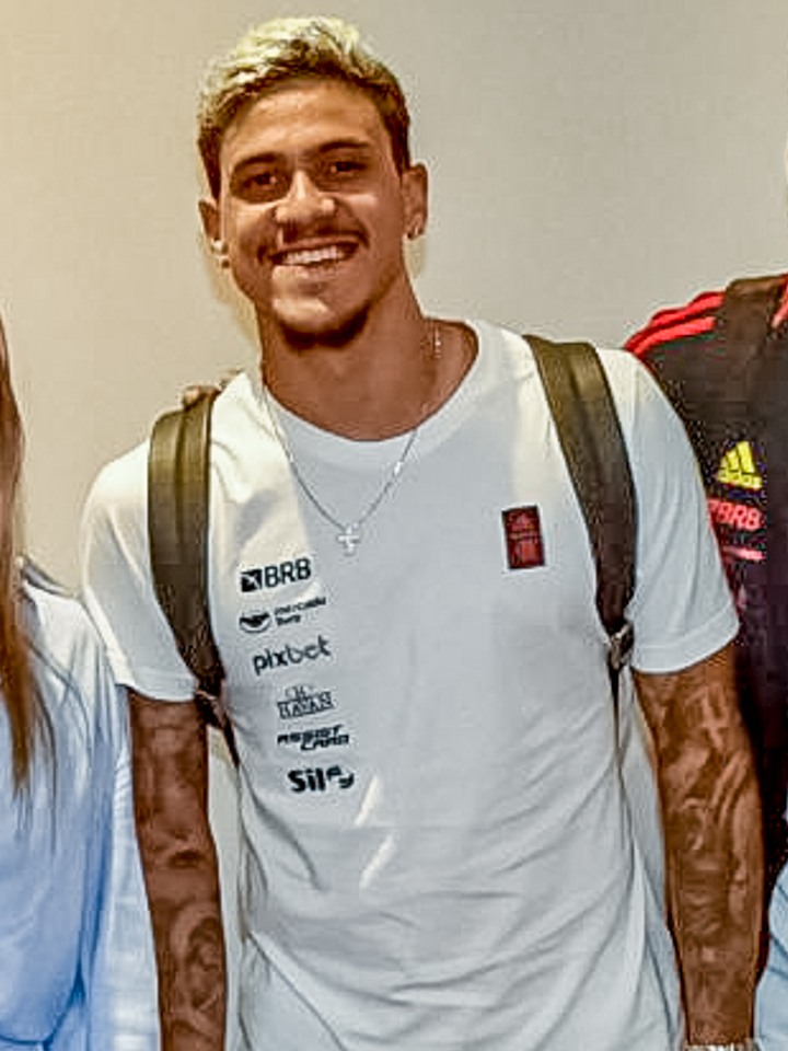 Pedro wearing Flamengo training clothing in January 2023.