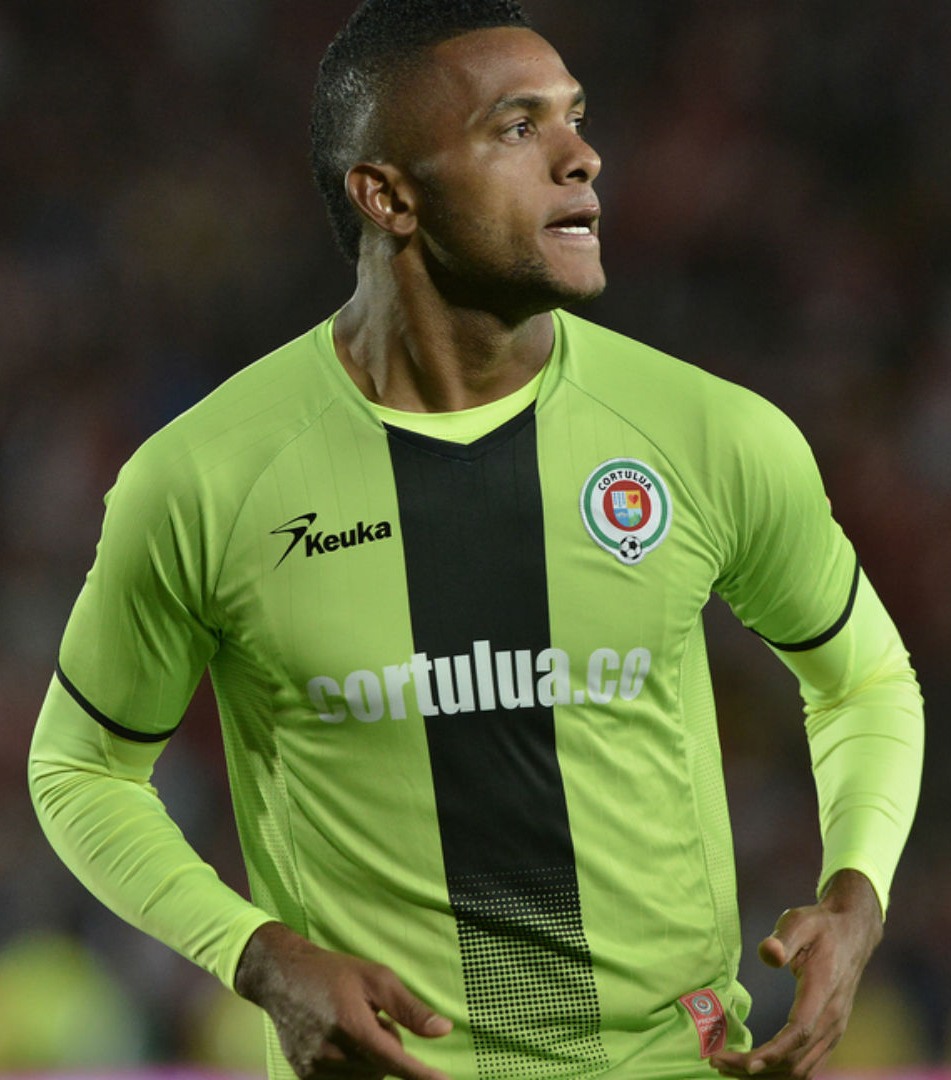 Miguel Borja wearing Cortuluá kit in 2016.