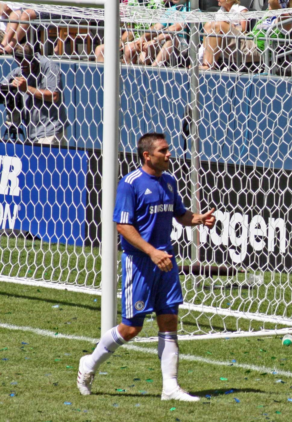 Frank Lampard playing for Chelsea in a friendly match against Seattle Sounders in 2009.